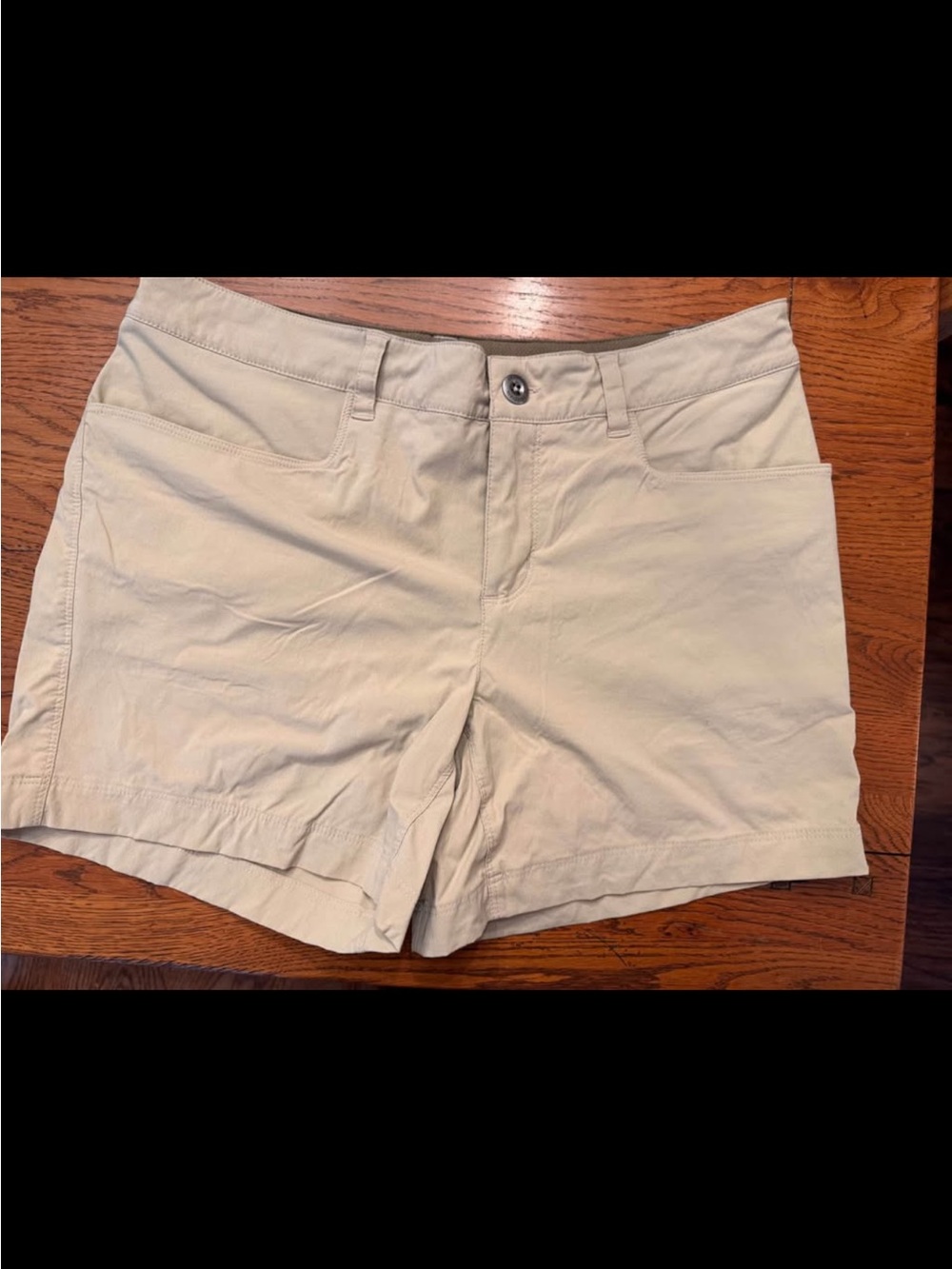 Patagonia Women’s Khaki Tan Shorts